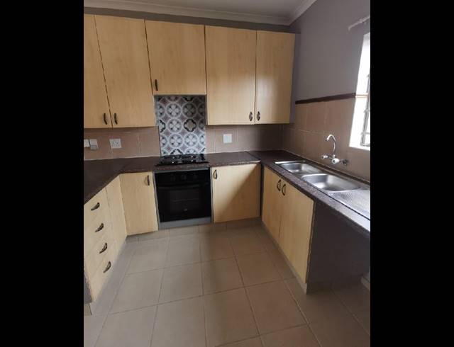 2 BEDROOM APARTMENT FOR SALE IN DIE HOEWES